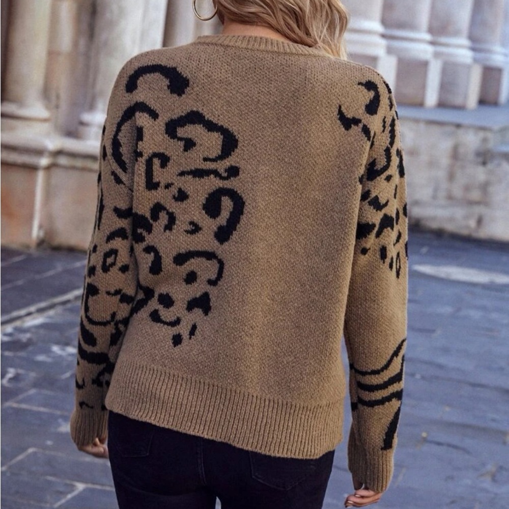 Cozy leopard print knit sweater top - Picture 2 of 7
